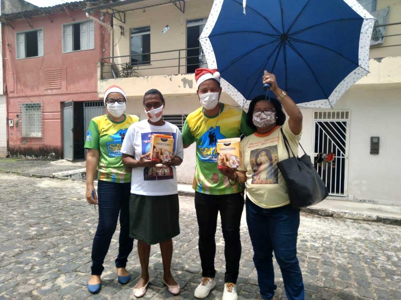 Camacã: Secretaria de Assistência Social distribui Panettone para os idosos